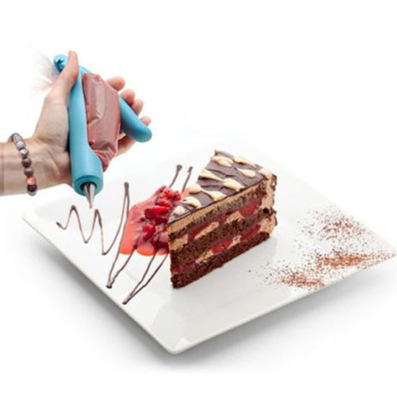 Pastry Icing Piping Bag + Nozzle Tips + Cake Decorating ...